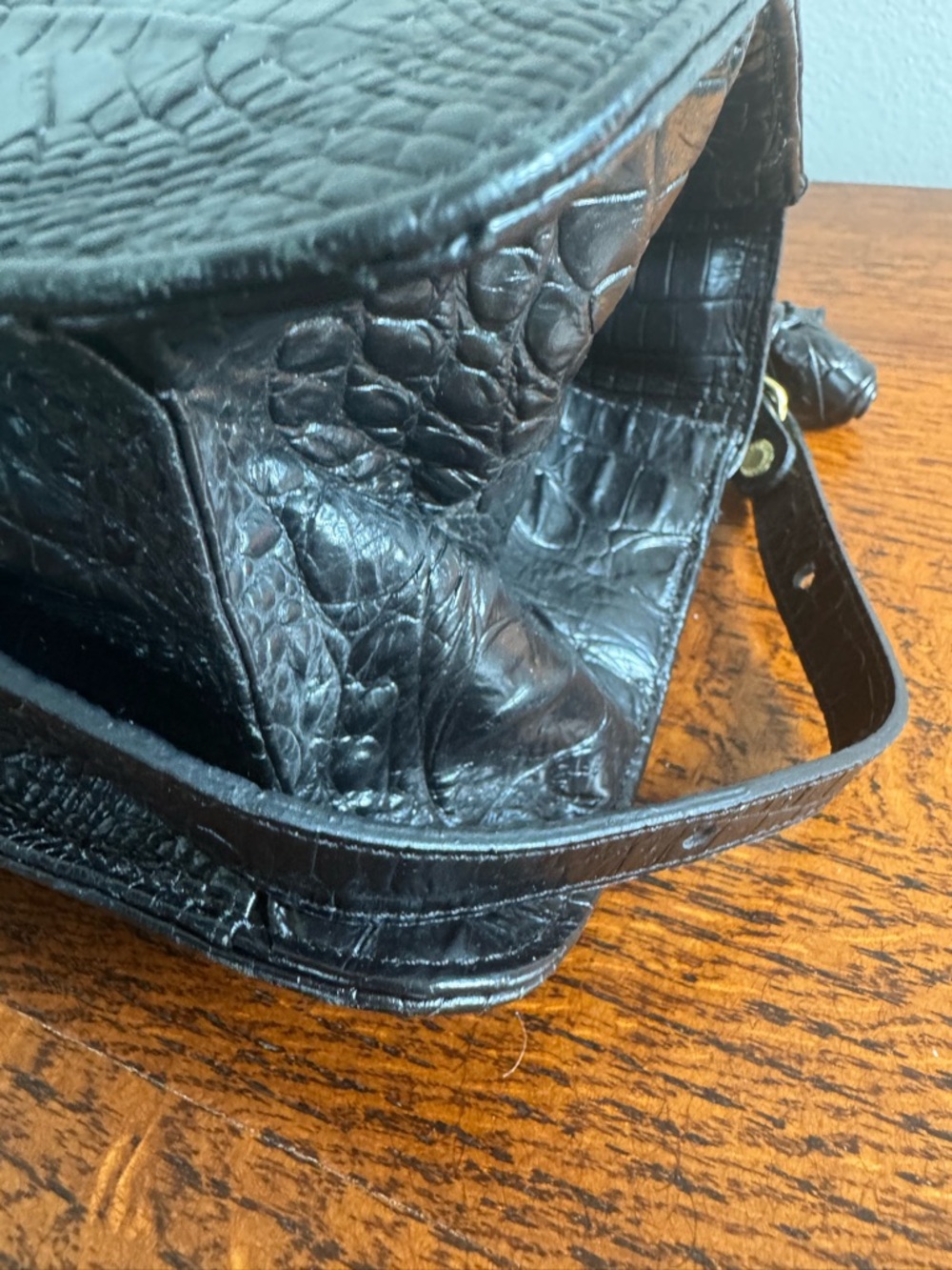 Brahmin Black Croc-Embossed Barrel Bag with Crossbody Strap - Picture 10 of 15
